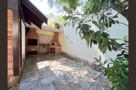 Casa de condomínio à venda com 452m², 4 quartos e 3 vagasÁrea Comum - Churrasqueira