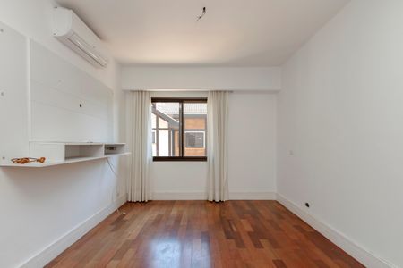 Casa de condomínio à venda com 452m², 4 quartos e 3 vagas Casa de condomínio à venda com 452m², 4 quartos e 3 vagasSuíte 1