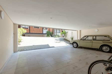 Casa de condomínio à venda com 452m², 4 quartos e 3 vagas Casa de condomínio à venda com 452m², 4 quartos e 3 vagasGaragem