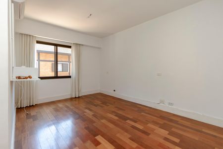 Casa de condomínio à venda com 452m², 4 quartos e 3 vagas Casa de condomínio à venda com 452m², 4 quartos e 3 vagasSuíte 1