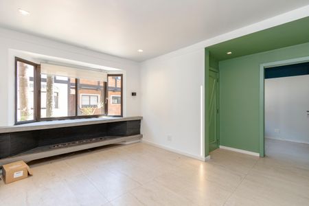 Casa de condomínio à venda com 452m², 4 quartos e 3 vagas Casa de condomínio à venda com 452m², 4 quartos e 3 vagasSala