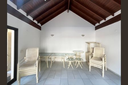 Casa de condomínio à venda com 452m², 4 quartos e 3 vagasÁrea Comum - Salão de Festas