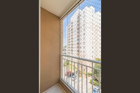 Sala de apartamento à venda com 2 quartos, 61m² em Jardim Tupanci, Barueri