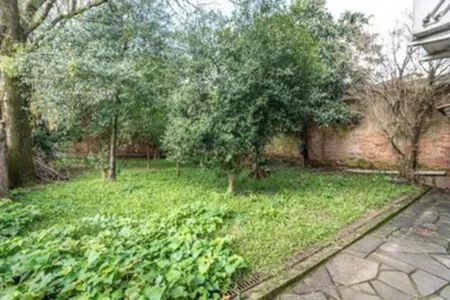 Casa para alugar com 300m², 3 quartos e 3 vagas Casa para alugar com 300m², 3 quartos e 3 vagasÁrea Externa