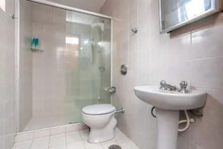 Casa para alugar com 300m², 3 quartos e 3 vagas Casa para alugar com 300m², 3 quartos e 3 vagasBanheiro do Quarto 1