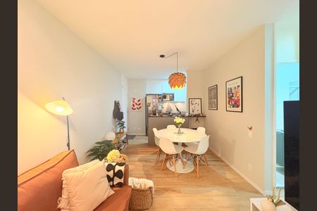 Apartamento à venda com 66m², 3 quartos e 1 vagaSala