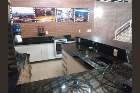 Casa de condomínio à venda com 350m², 5 quartos e 2 vagasCozinha
