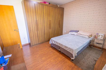 Casa à venda com 200m², 3 quartos e 5 vagasSuíte