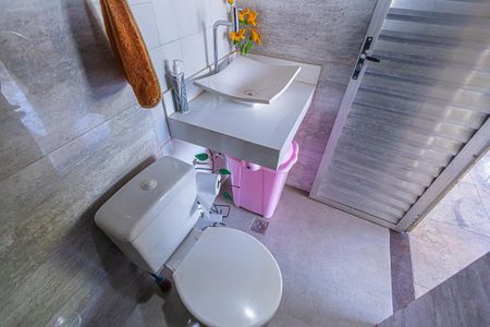 Casa à venda com 200m², 3 quartos e 5 vagasBanheiro de Serviço