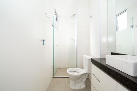 Banheiro de apartamento para alugar com 2 quartos, 57m² em Buritis, Belo Horizonte