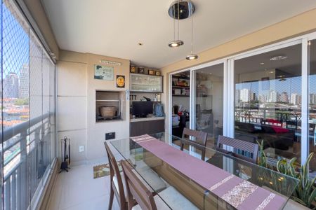 Apartamento à venda com 92m², 2 quartos e 2 vagas Apartamento à venda com 92m², 2 quartos e 2 vagasVaranda