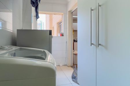 Apartamento à venda com 92m², 2 quartos e 2 vagas Apartamento à venda com 92m², 2 quartos e 2 vagasÁrea de serviço