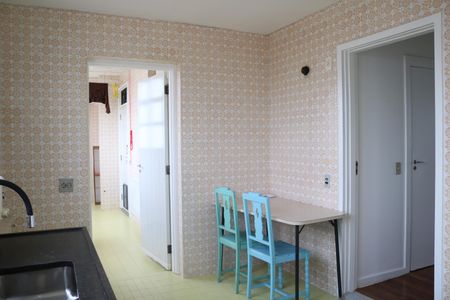 Apartamento à venda com 197m², 2 quartos e 2 vagasCozinha