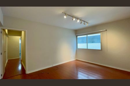 Apartamento para alugar com 67m², 2 quartos e 1 vagaSala