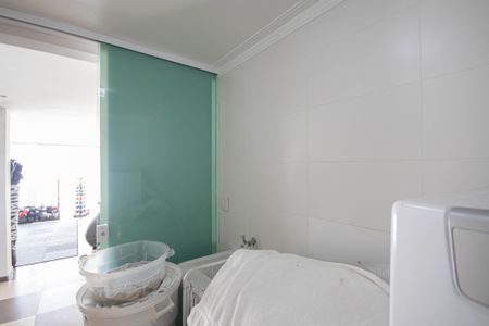 Casa para alugar com 330m², 4 quartos e 4 vagas Casa para alugar com 330m², 4 quartos e 4 vagasÁrea de Serviço