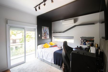 Casa para alugar com 330m², 4 quartos e 4 vagas Casa para alugar com 330m², 4 quartos e 4 vagasSuíte 3