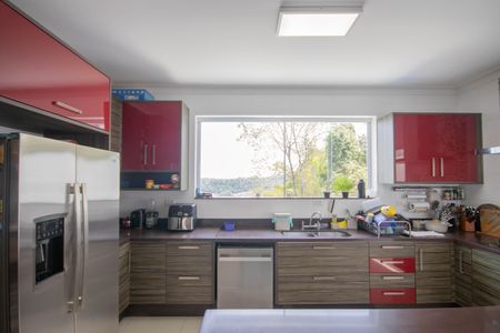 Casa para alugar com 330m², 4 quartos e 4 vagas Casa para alugar com 330m², 4 quartos e 4 vagasCozinha