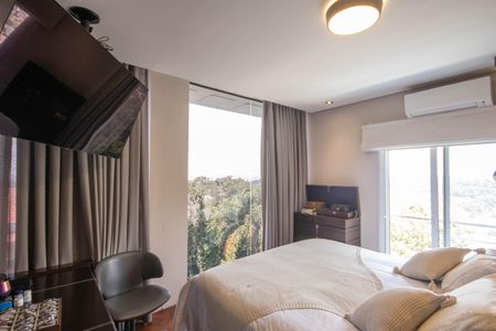 Casa para alugar com 330m², 4 quartos e 4 vagas Casa para alugar com 330m², 4 quartos e 4 vagasSuíte 2