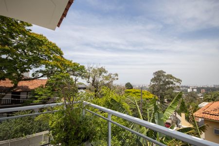 Casa para alugar com 330m², 4 quartos e 4 vagas Casa para alugar com 330m², 4 quartos e 4 vagasVaranda da Suíte 3