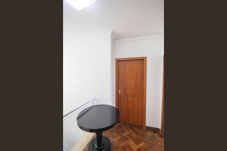 Casa para alugar com 330m², 4 quartos e 4 vagas Casa para alugar com 330m², 4 quartos e 4 vagasCorredor