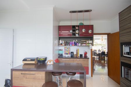 Casa para alugar com 330m², 4 quartos e 4 vagas Casa para alugar com 330m², 4 quartos e 4 vagasCozinha