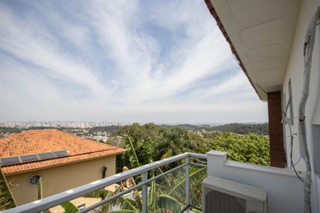 Casa para alugar com 330m², 4 quartos e 4 vagas Casa para alugar com 330m², 4 quartos e 4 vagasVaranda da Suíte 3