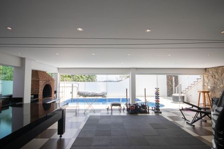 Casa para alugar com 330m², 4 quartos e 4 vagas Casa para alugar com 330m², 4 quartos e 4 vagasAcademia