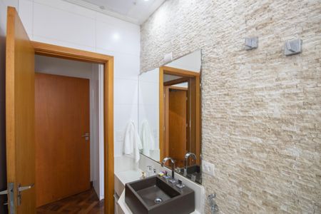 Casa para alugar com 330m², 4 quartos e 4 vagas Casa para alugar com 330m², 4 quartos e 4 vagasBanheiro da Suíte 1