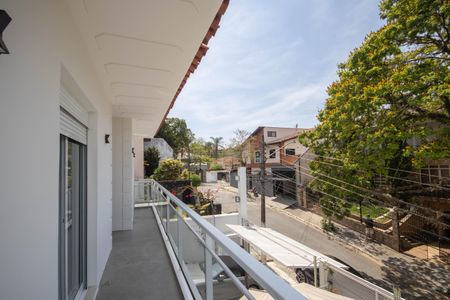 Casa para alugar com 330m², 4 quartos e 4 vagas Casa para alugar com 330m², 4 quartos e 4 vagasVaranda da Suíte 3