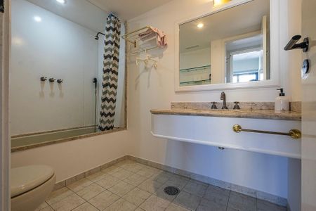 Banheiro de apartamento para alugar com 1 quarto, 32m² em Jardins, São Paulo