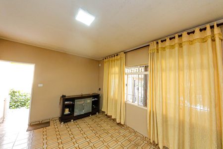 Sala de casa à venda com 5 quartos, 281m² em Jardim das Rosas (zona Leste I), São Paulo