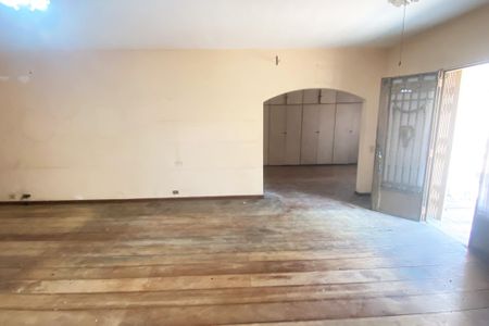 Casa à venda com 360m², 5 quartos e 8 vagas Casa à venda com 360m², 5 quartos e 8 vagasSala 1