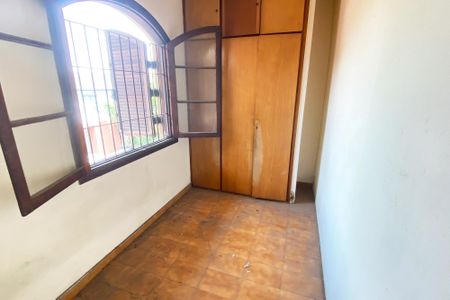 Casa à venda com 360m², 5 quartos e 8 vagas Casa à venda com 360m², 5 quartos e 8 vagasQuarto 4