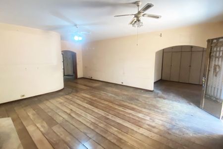 Casa à venda com 360m², 5 quartos e 8 vagas Casa à venda com 360m², 5 quartos e 8 vagasSala 1