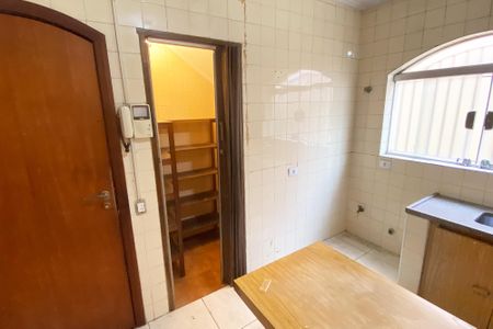 Casa à venda com 360m², 5 quartos e 8 vagas Casa à venda com 360m², 5 quartos e 8 vagasDespensa