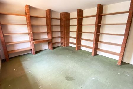 Casa à venda com 360m², 5 quartos e 8 vagas Casa à venda com 360m², 5 quartos e 8 vagasQuarto 3