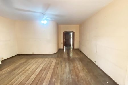 Casa à venda com 360m², 5 quartos e 8 vagas Casa à venda com 360m², 5 quartos e 8 vagasSala 1