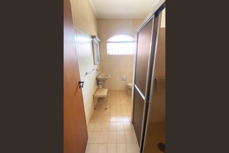 Casa à venda com 360m², 5 quartos e 8 vagas Casa à venda com 360m², 5 quartos e 8 vagasBanheiro Social 2