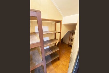 Casa à venda com 360m², 5 quartos e 8 vagas Casa à venda com 360m², 5 quartos e 8 vagasDespensa