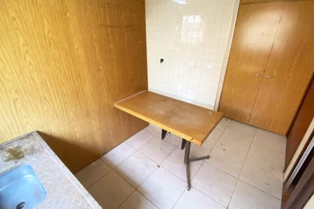 Casa à venda com 360m², 5 quartos e 8 vagas Casa à venda com 360m², 5 quartos e 8 vagasCopa