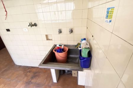 Casa à venda com 360m², 5 quartos e 8 vagas Casa à venda com 360m², 5 quartos e 8 vagasÁrea de Serviço