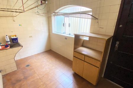 Casa à venda com 360m², 5 quartos e 8 vagas Casa à venda com 360m², 5 quartos e 8 vagasÁrea de Serviço