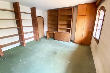 Casa à venda com 360m², 5 quartos e 8 vagas Casa à venda com 360m², 5 quartos e 8 vagasQuarto 3