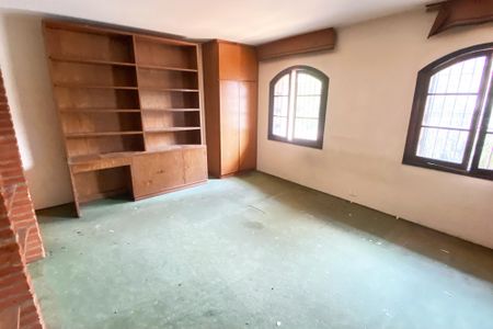 Casa à venda com 360m², 5 quartos e 8 vagas Casa à venda com 360m², 5 quartos e 8 vagasQuarto 3