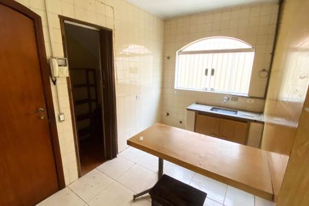 Casa à venda com 360m², 5 quartos e 8 vagas Casa à venda com 360m², 5 quartos e 8 vagasCopa