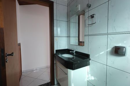 Casa à venda com 220m², 3 quartos e 4 vagasBanheiro Social