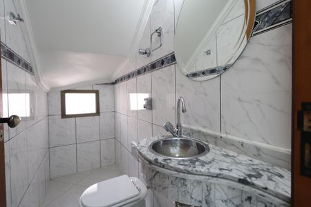 Casa à venda com 220m², 3 quartos e 4 vagasLavabo