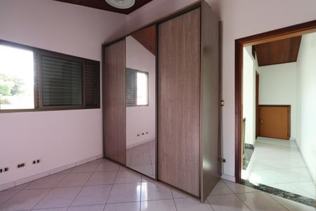 Casa à venda com 220m², 3 quartos e 4 vagasQuarto 