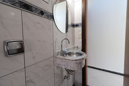 Casa à venda com 220m², 3 quartos e 4 vagasLavabo