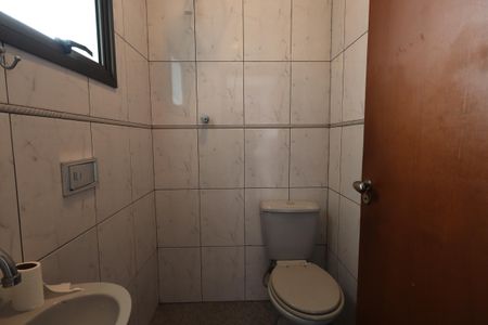 Casa à venda com 220m², 3 quartos e 4 vagasBanheiro de serviço